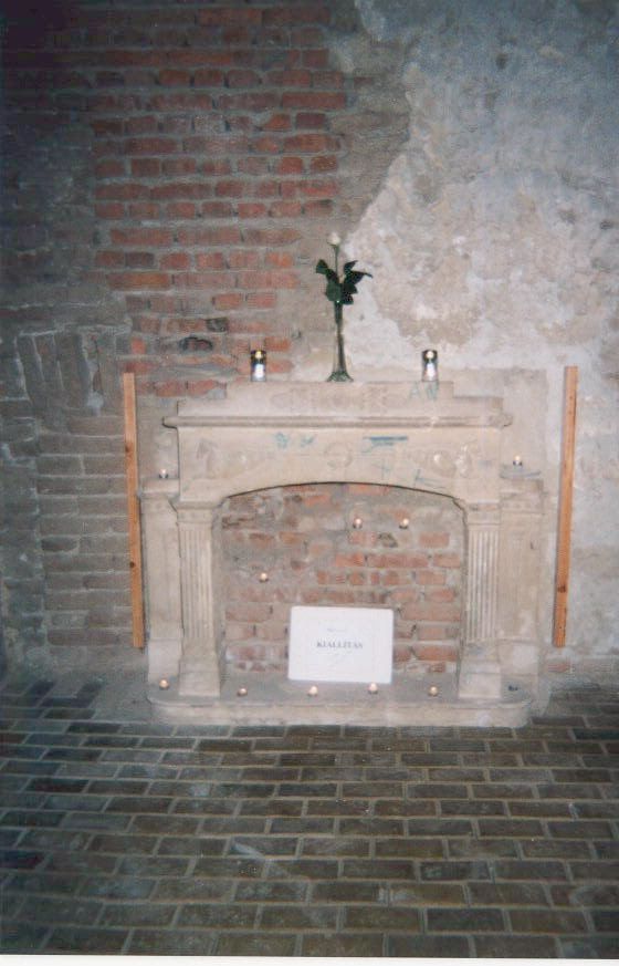 Kandalló maradványa a Cziráky-kastélyban